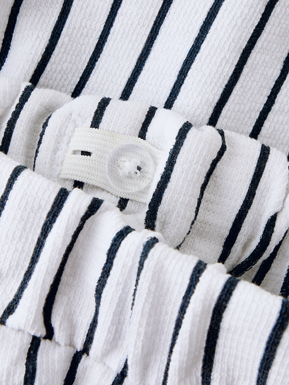 model_shot-front_full